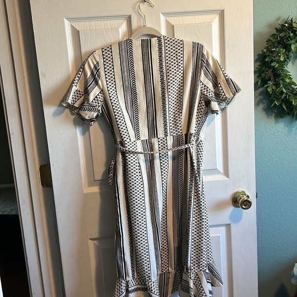 Vera Moda Women's Ruffle Trim Short Sleeve Wrap Dress size s. - Picture 6 of 6